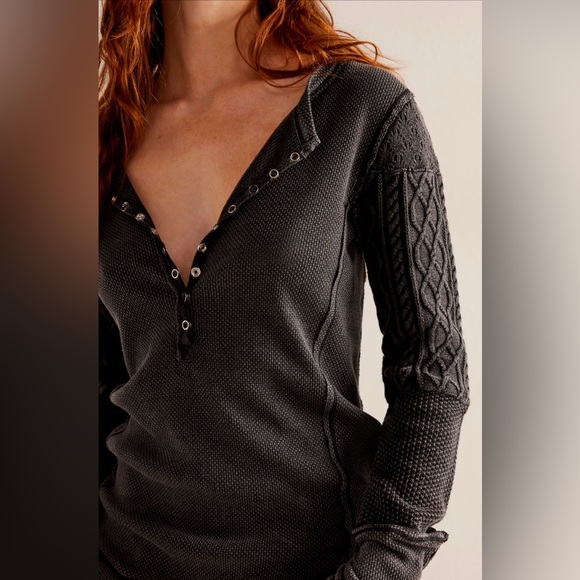 FREE PEOPLE We The Free Twisted Cable Cuff TOP - Picture 2 of 3